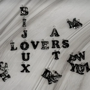 Pendentif lettre