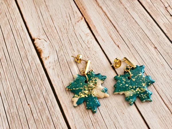 Feuille d'automne émeraude, version dorée